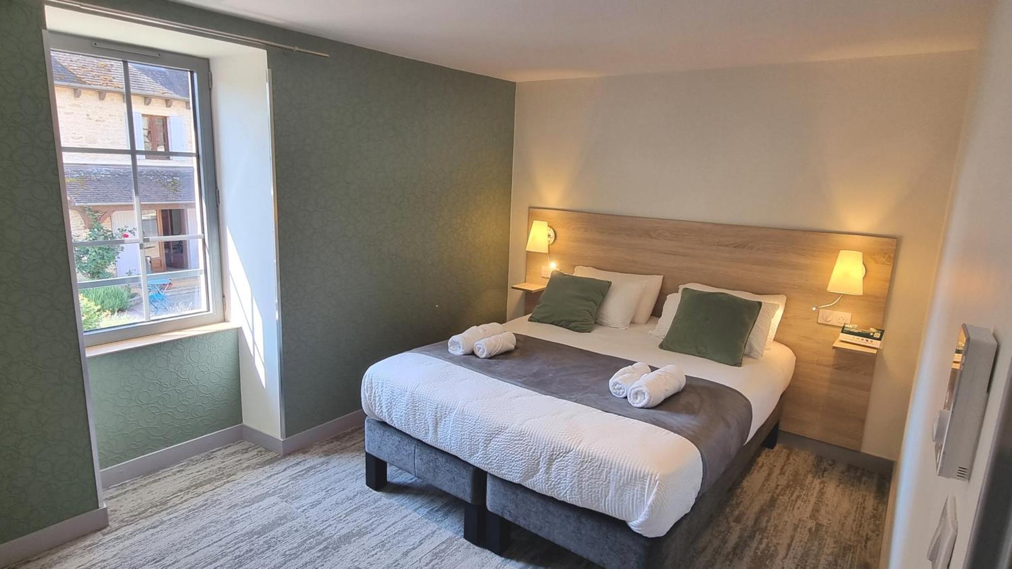 Logis Hotel Archambeau Thonac ภายนอก รูปภาพ