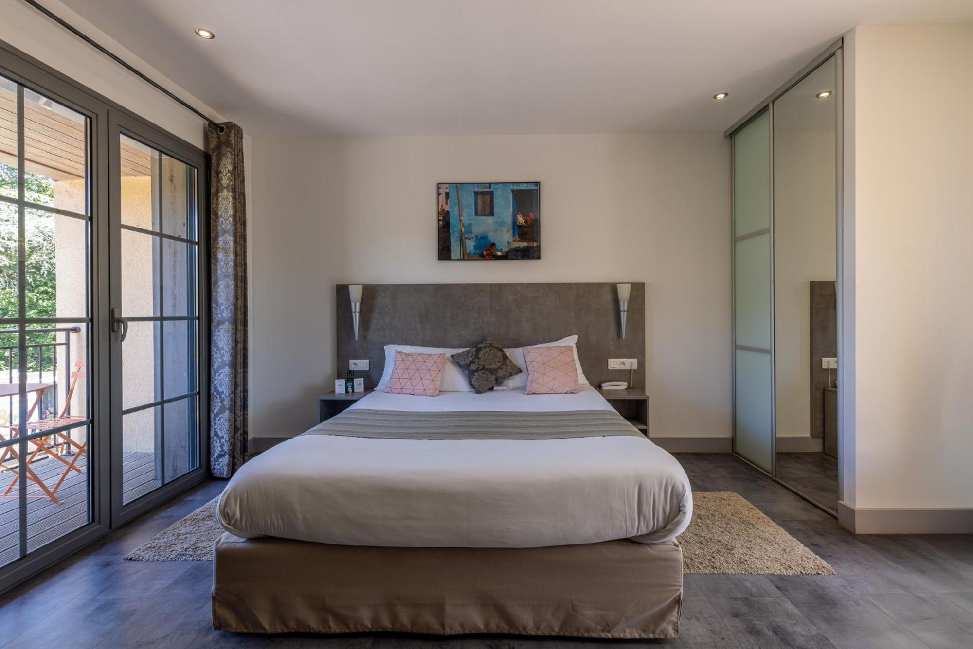Logis Hotel Archambeau Thonac ภายนอก รูปภาพ