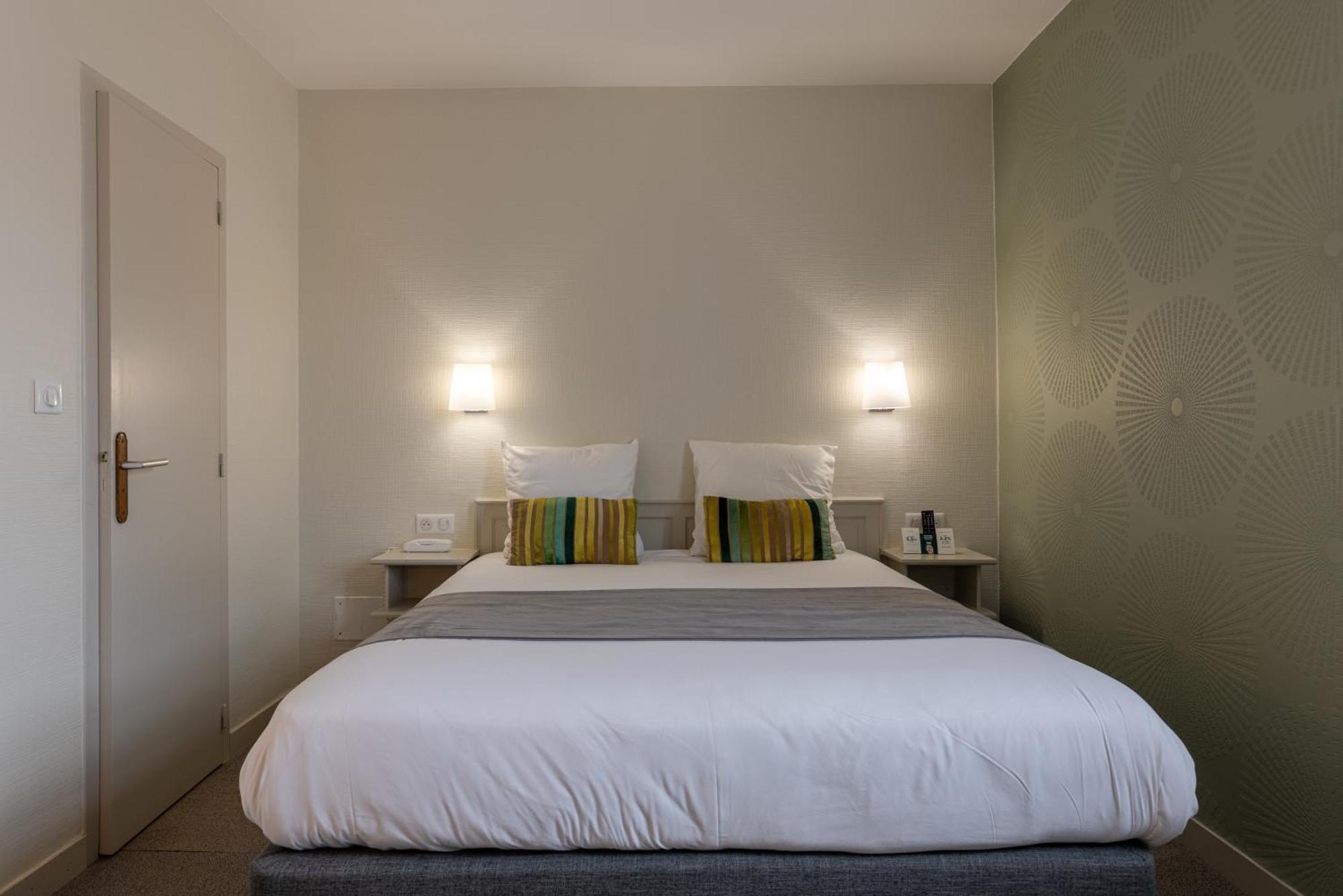 Logis Hotel Archambeau Thonac ภายนอก รูปภาพ