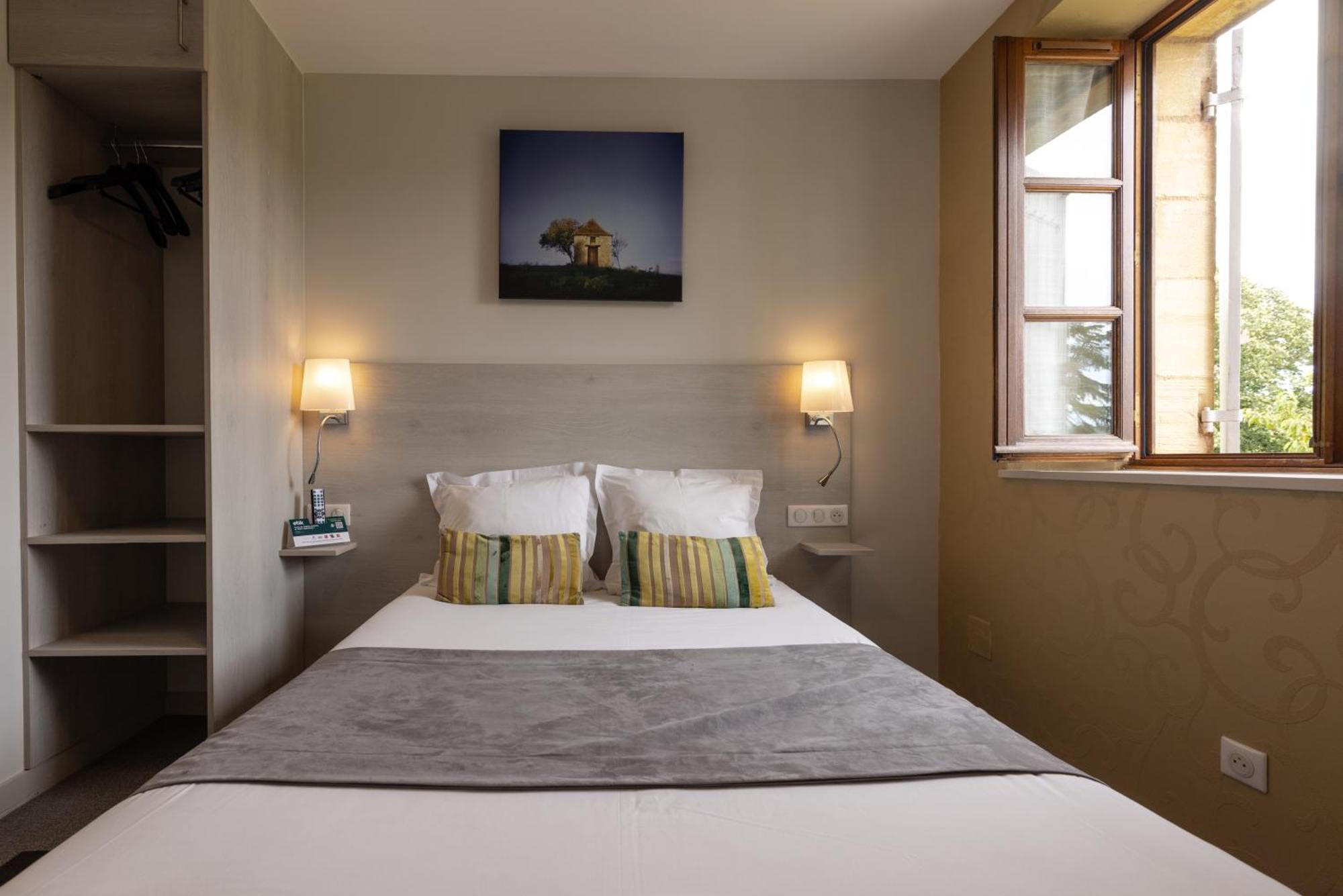Logis Hotel Archambeau Thonac ภายนอก รูปภาพ