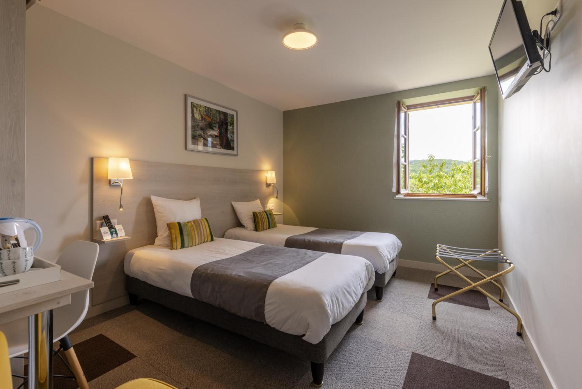 Logis Hotel Archambeau Thonac ภายนอก รูปภาพ