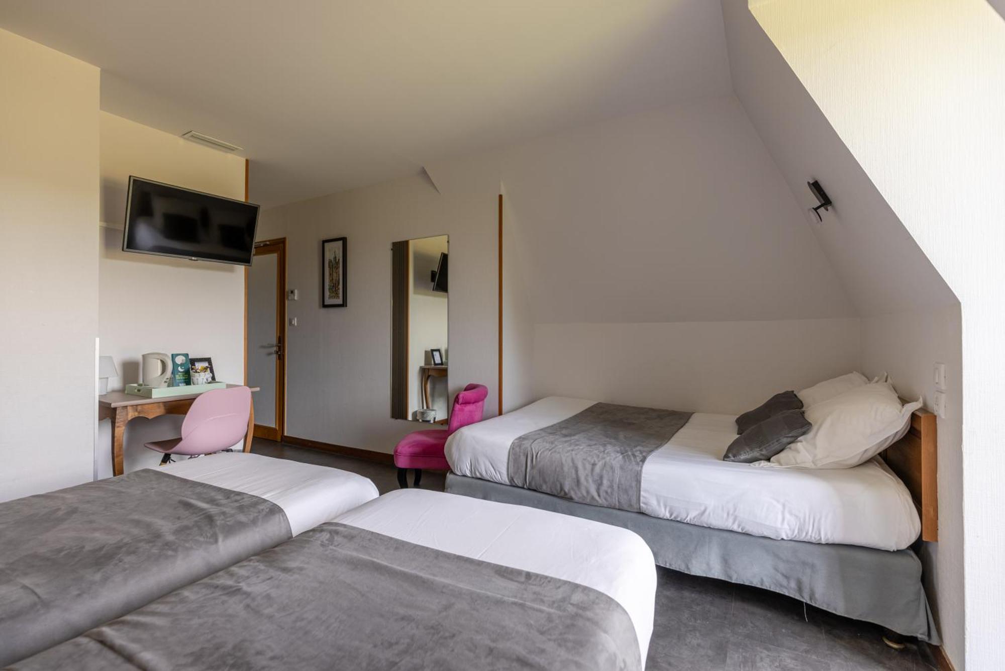 Logis Hotel Archambeau Thonac ภายนอก รูปภาพ