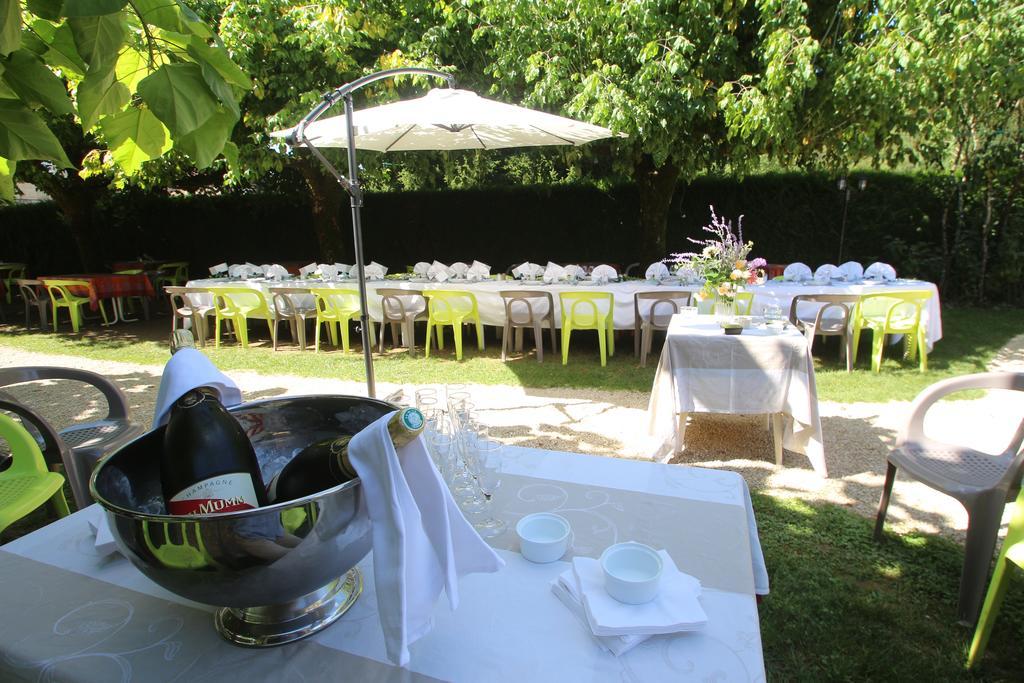 Logis Hotel Archambeau Thonac ภายนอก รูปภาพ