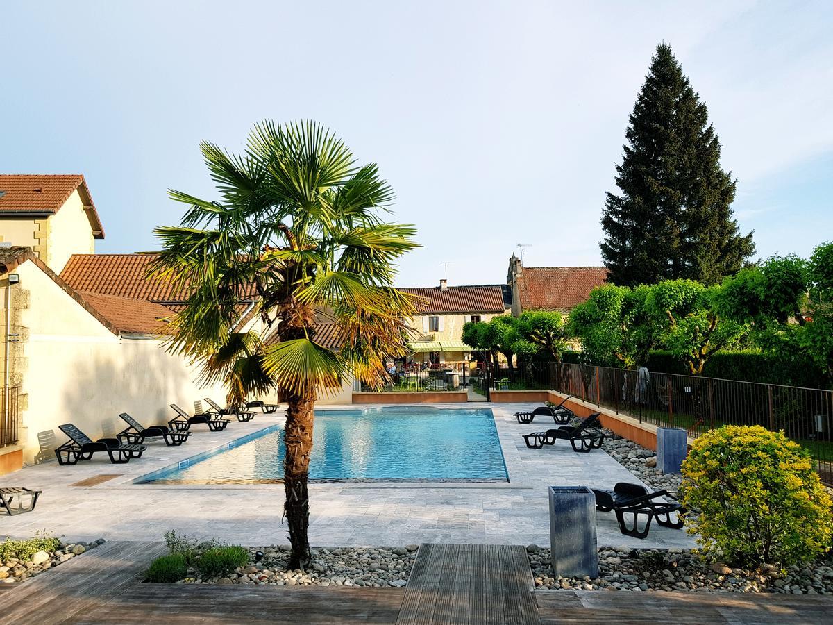 Logis Hotel Archambeau Thonac ภายนอก รูปภาพ